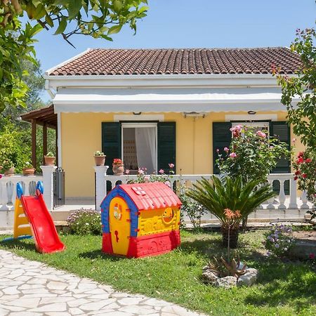 Karia Holiday Home 레프킴미 외부 사진
