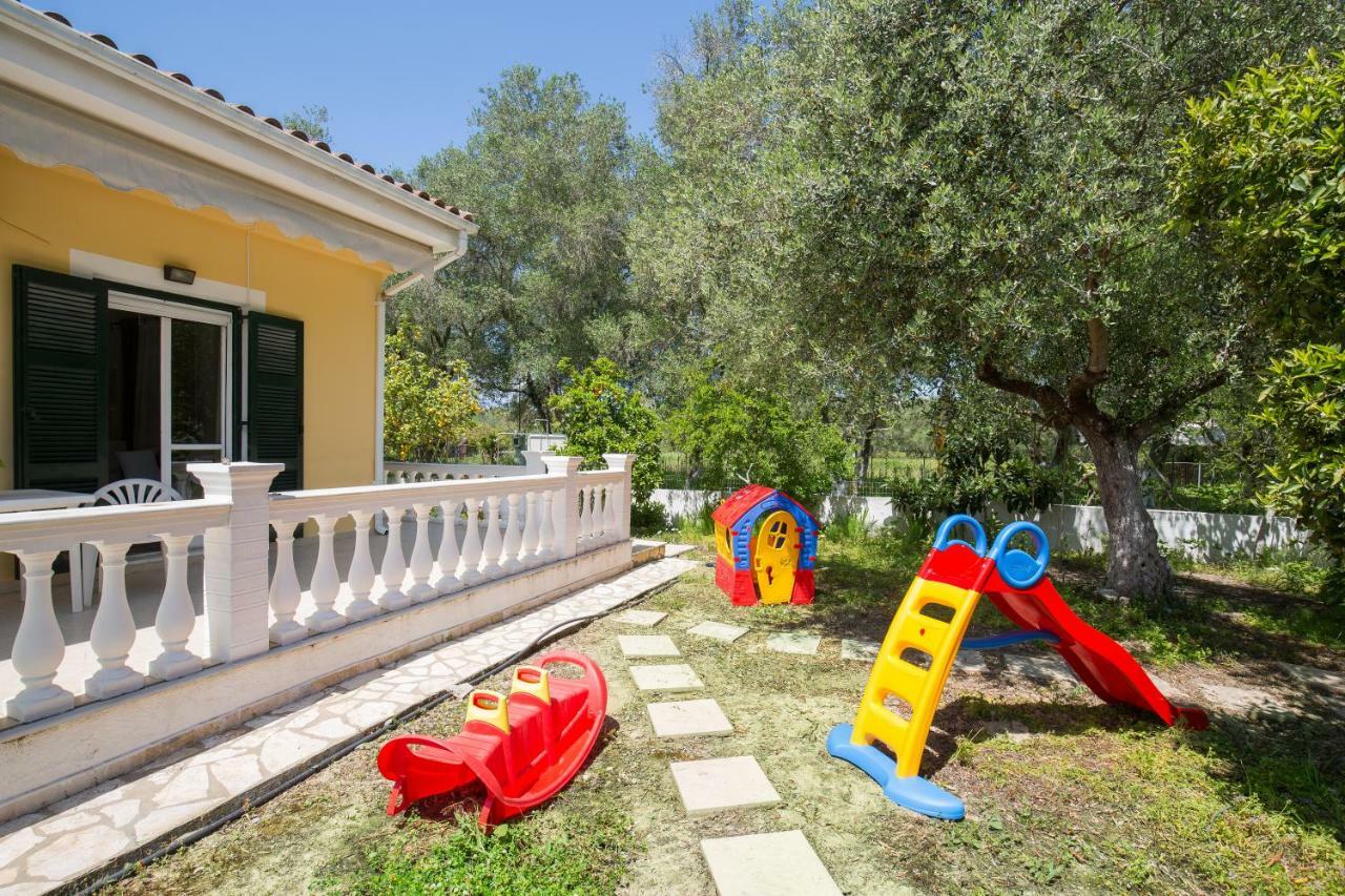 Karia Holiday Home 레프킴미 외부 사진