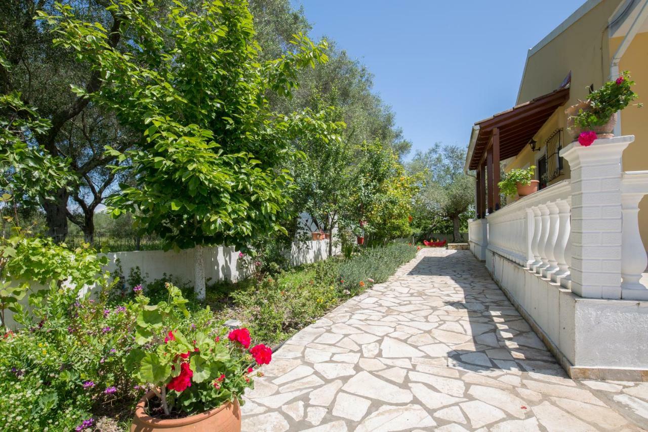 Karia Holiday Home 레프킴미 외부 사진