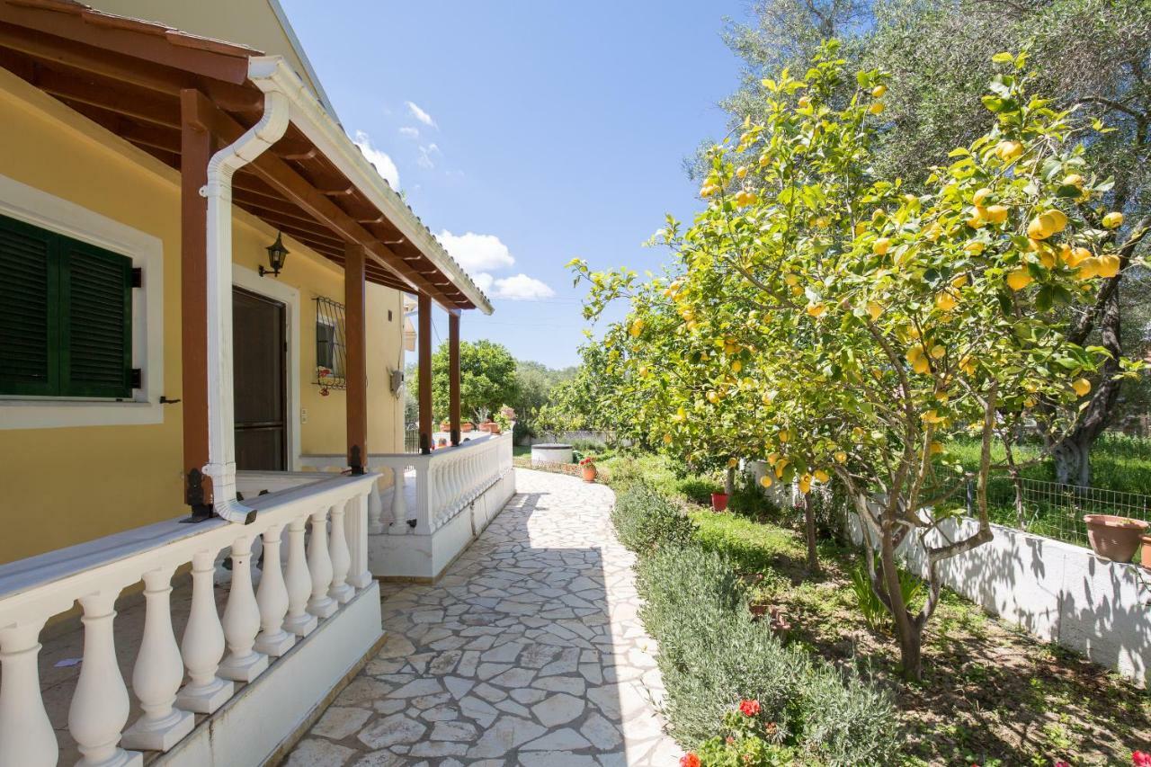 Karia Holiday Home 레프킴미 외부 사진