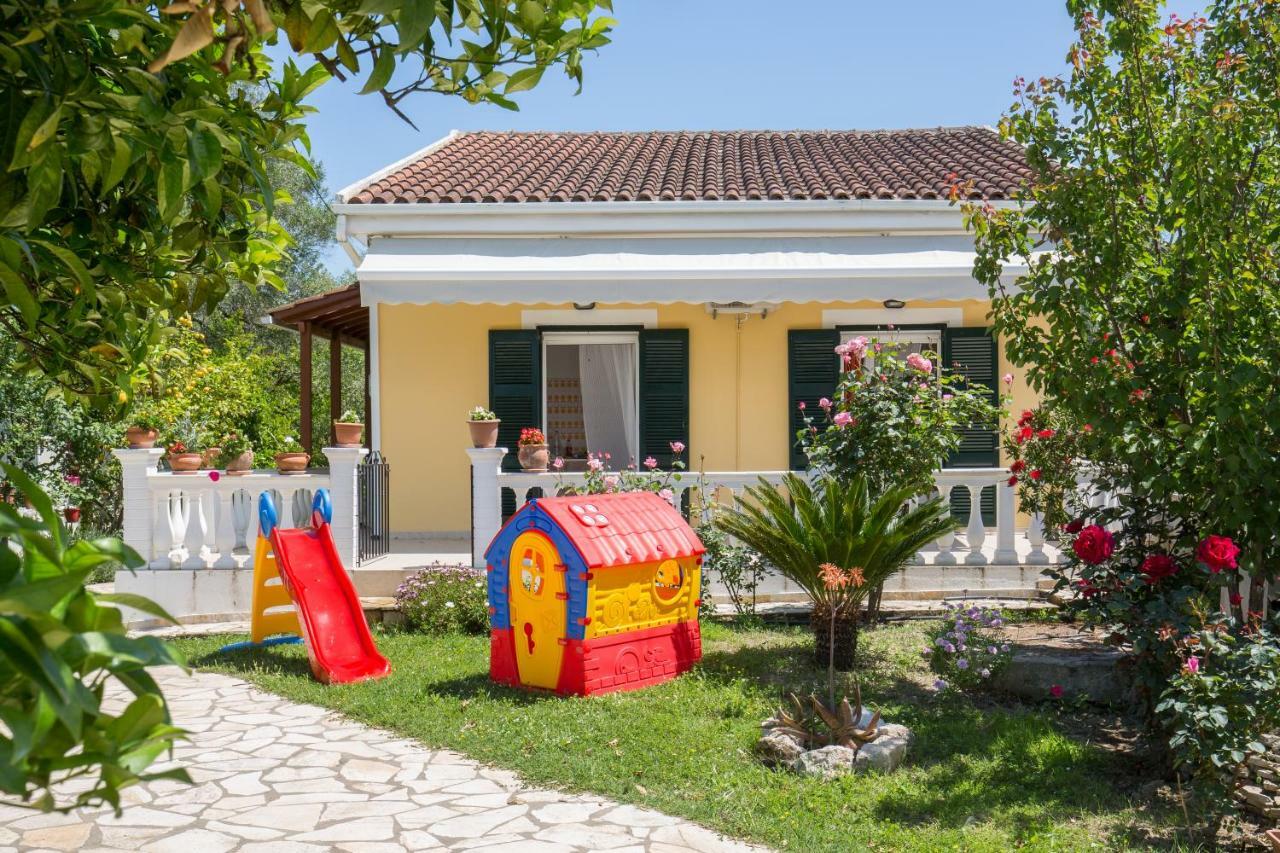 Karia Holiday Home 레프킴미 외부 사진