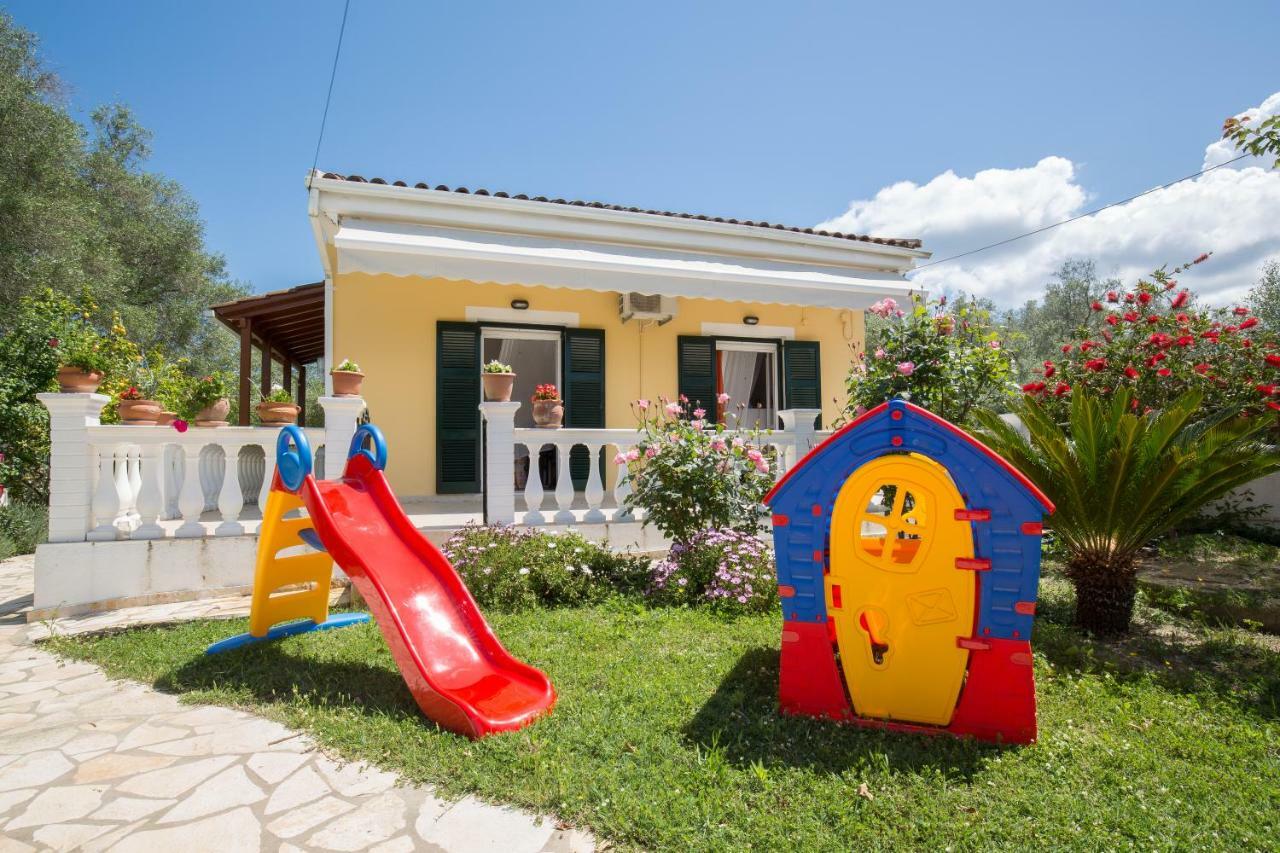 Karia Holiday Home 레프킴미 외부 사진